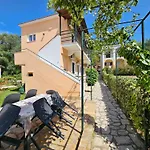 Lora & With Balcony In Corfu Ipsos