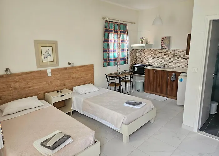 Lora & With Balcony In Corfu דירה