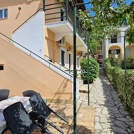Lora & With Balcony In Corfu Apartman Ípszosz