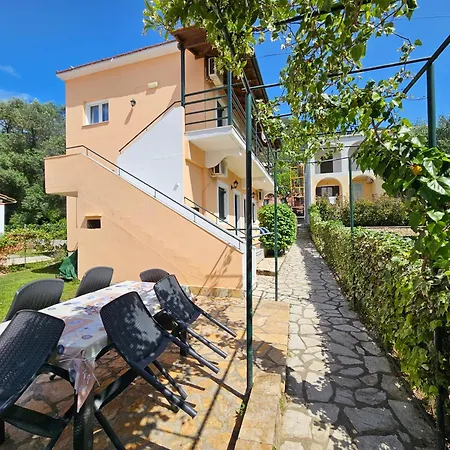 Lora & With Balcony In Corfu Ípszosz